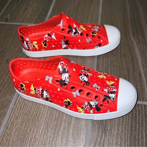 Native Minnie Mouse shoes - Picture 2 of 6